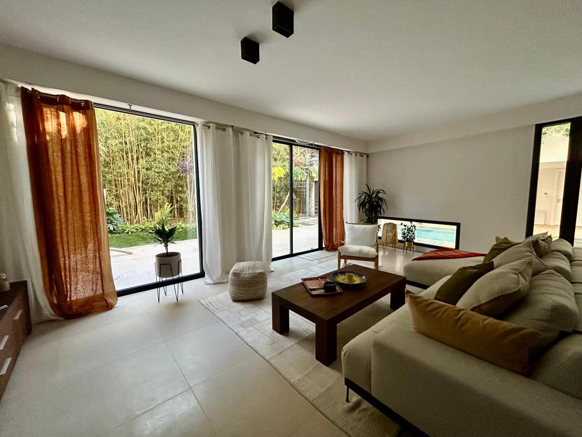 Rumah Bali Cannes Esterno foto