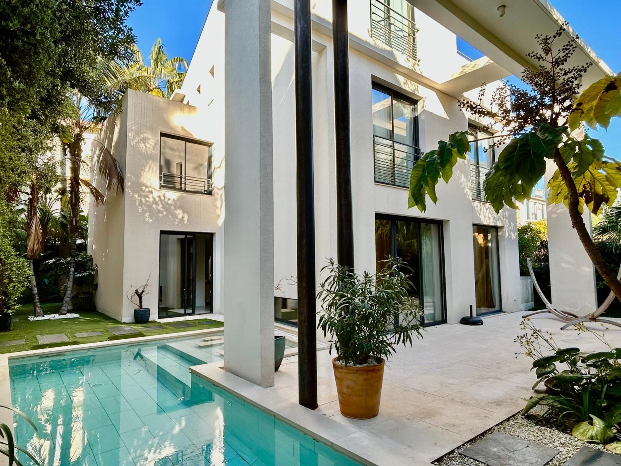 Rumah Bali Cannes Esterno foto